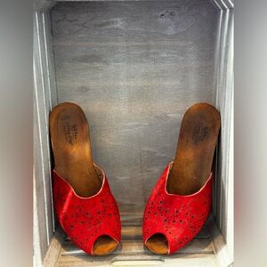 Spring Step MIA Red Peep-Toe Mules 7.5